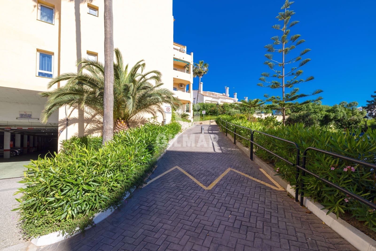 3 bedroom Flat for sale in Benalmadena Costa with pool garage - € 495,000 (Ref: 9827549)
