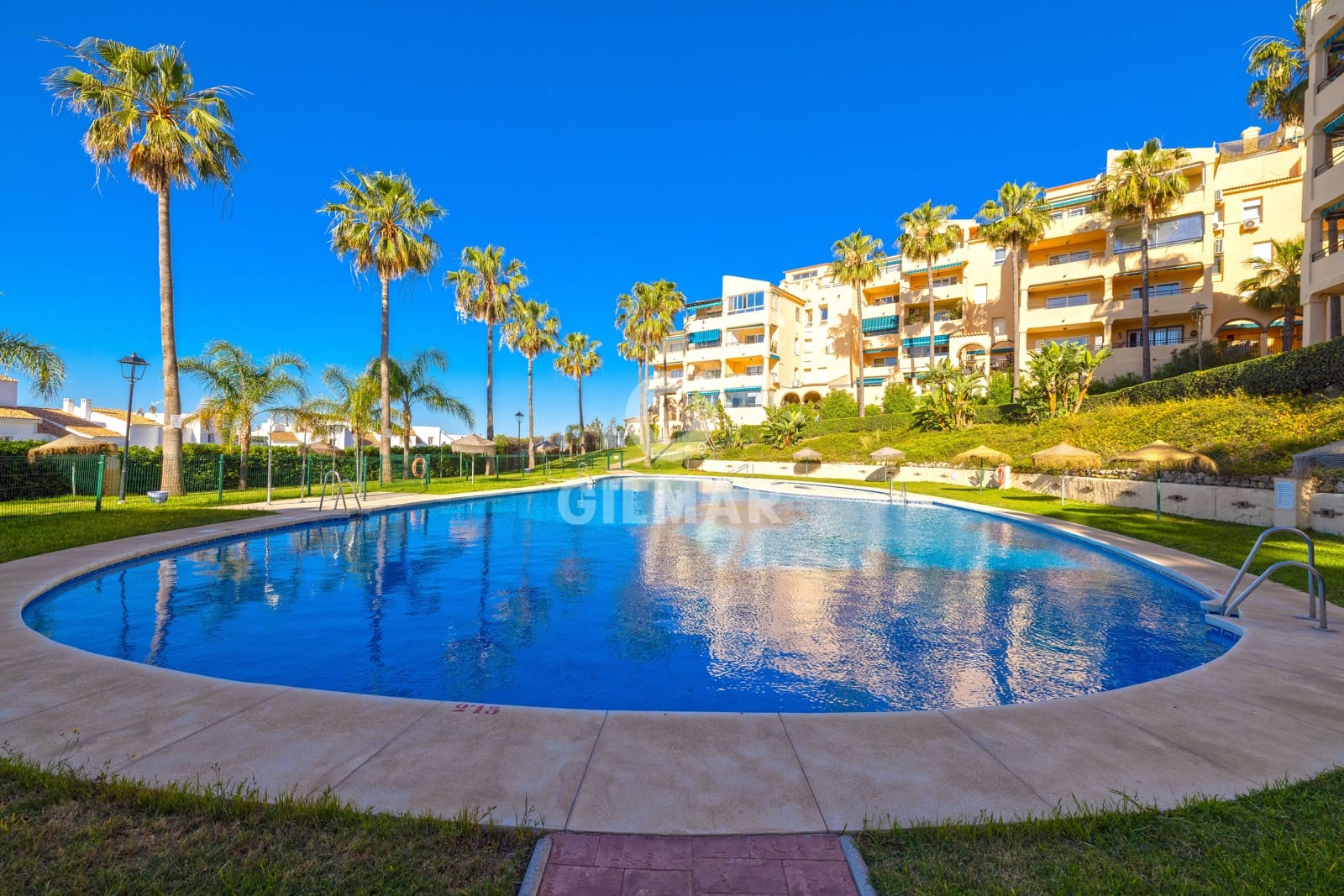 3 bedroom Flat for sale in Benalmadena Costa with pool garage - € 495,000 (Ref: 9827549)