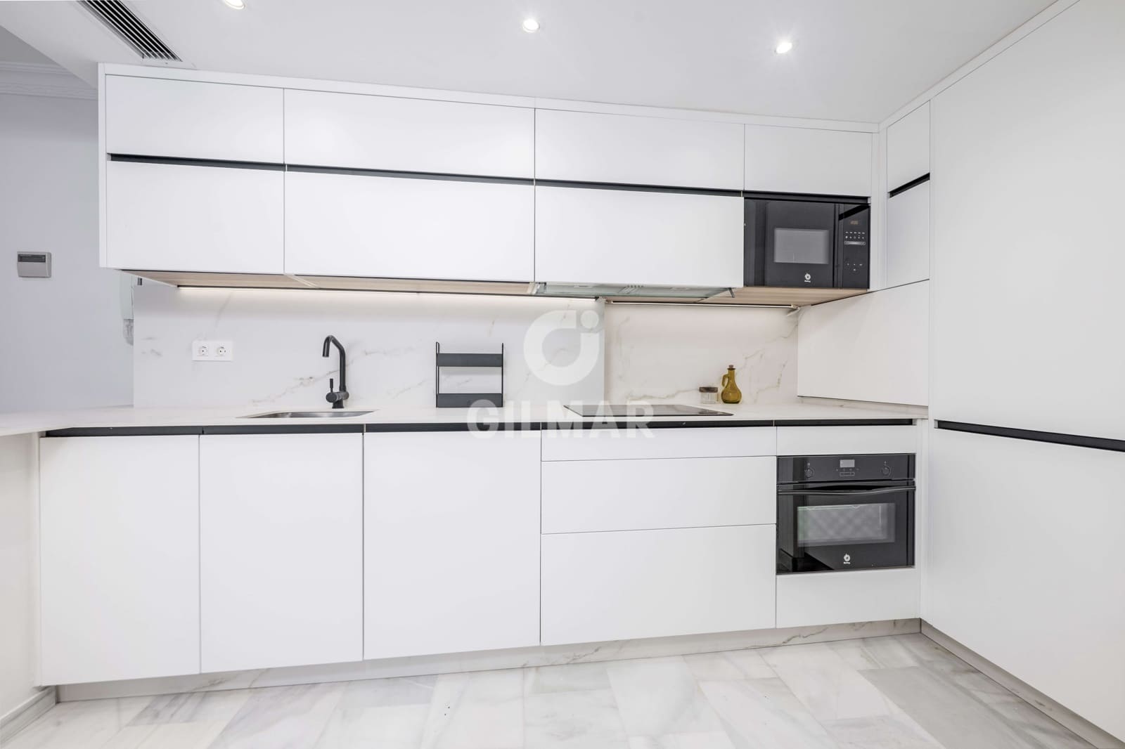 Piso de 2 habitaciones en Marbella en venta - 480.000 € (Ref: 9827550)