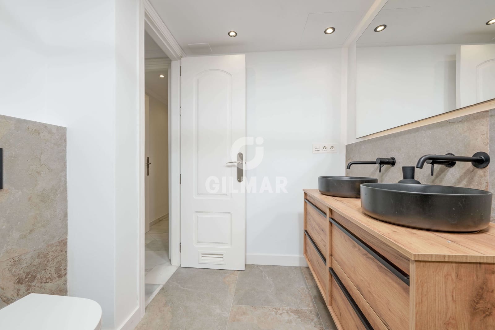 Piso de 2 habitaciones en Marbella en venta - 480.000 € (Ref: 9827550)