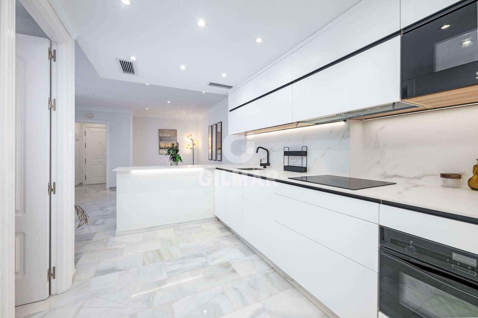 Piso de 2 habitaciones en Marbella en venta - 480.000 € (Ref: 9827550)