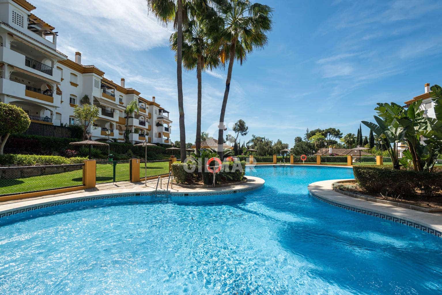 4 makuuhuone Kattohuoneisto myytävänä paikassa Marbella mukana uima-altaan 
autotalli - 570 000 € (Ref: 9827687)