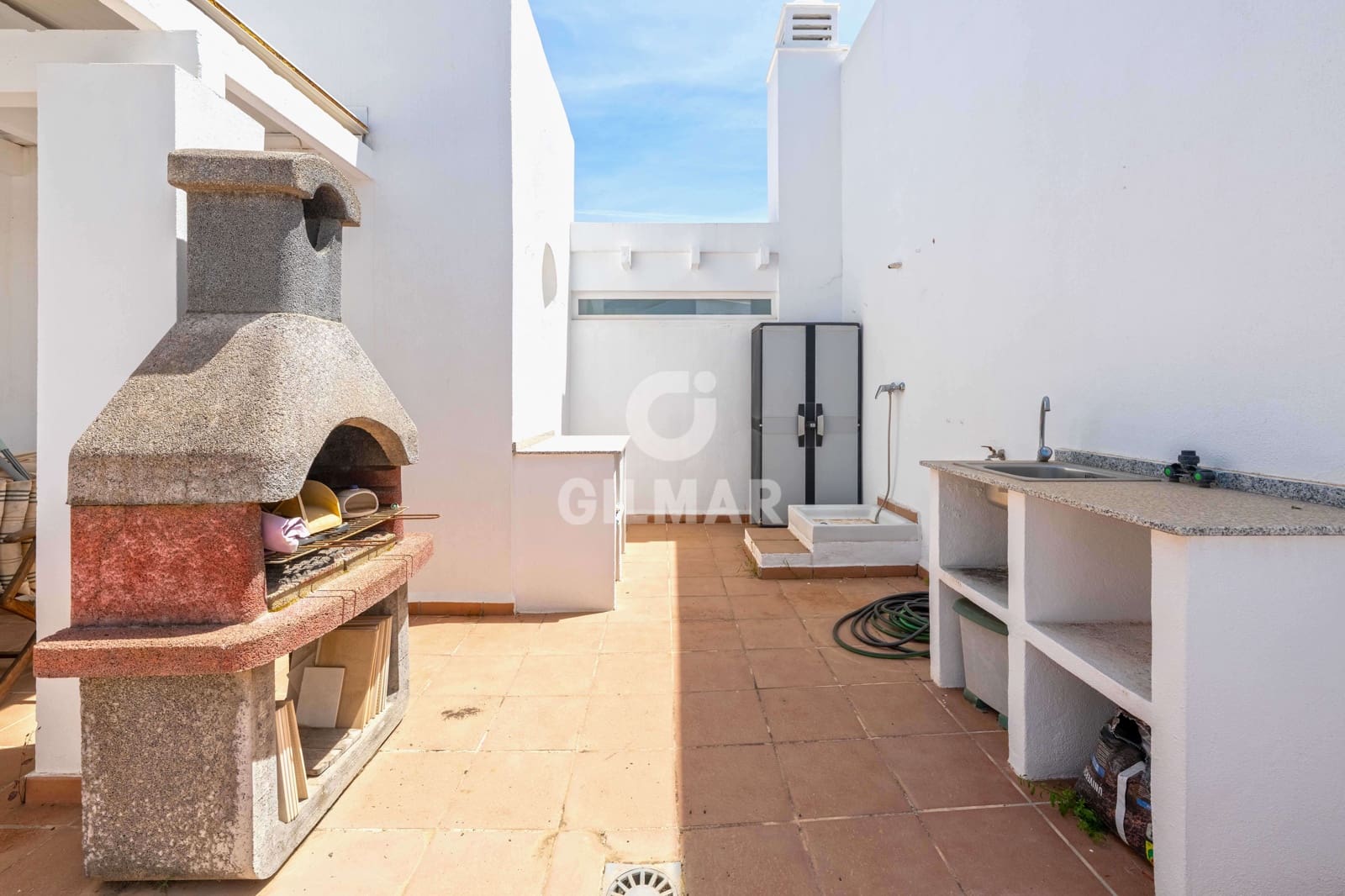 Ático de 2 habitaciones en Marbella en venta con piscina garaje - 815.000 € (Ref: 9827688)