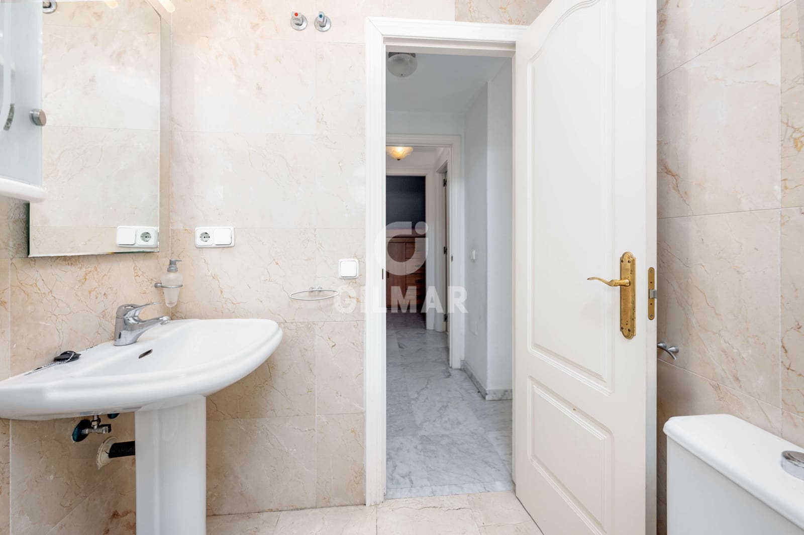 Ático de 2 habitaciones en Marbella en venta con piscina garaje - 815.000 € (Ref: 9827688)