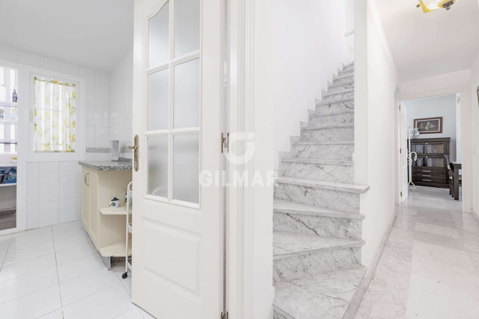 Ático de 2 habitaciones en Marbella en venta con piscina garaje - 815.000 € (Ref: 9827688)