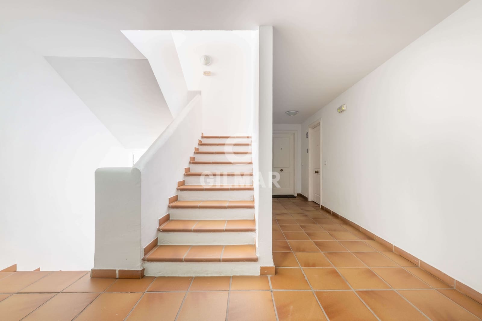 Ático de 2 habitaciones en Marbella en venta con piscina garaje - 815.000 € (Ref: 9827688)