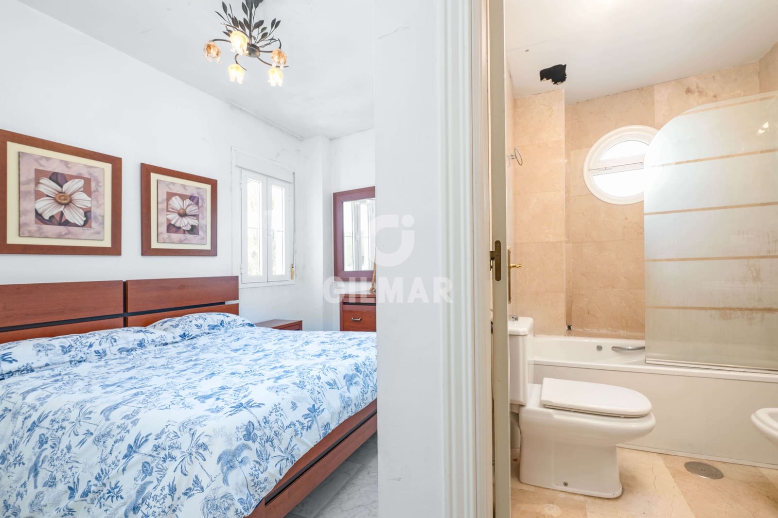 Ático de 2 habitaciones en Marbella en venta con piscina garaje - 815.000 € (Ref: 9827688)