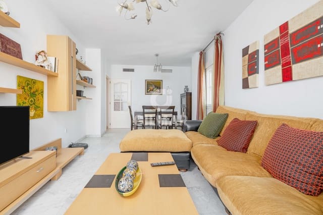 Ático de 2 habitaciones en Marbella Centro, Marbella en venta con piscina garaje - 815.000 € (Ref: 9827688)