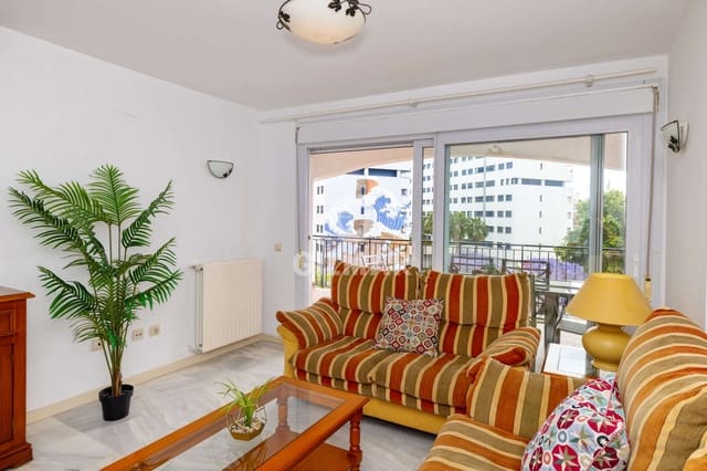 3 chambre Appartement à vendre à Puerto de Estepona, Estepona avec piscine garage - 430 000 € (Ref: 9830307)