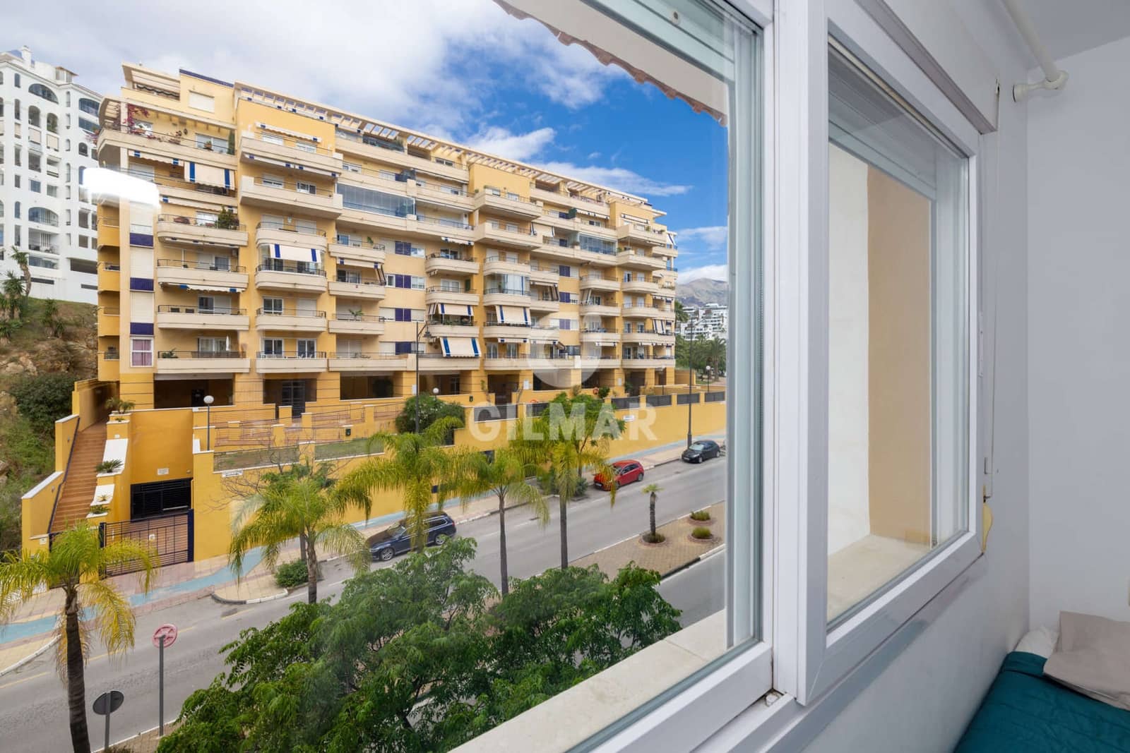3 makuuhuone Asunto myytävänä paikassa Estepona mukana uima-altaan 
autotalli - 420 000 € (Ref: 9830307)