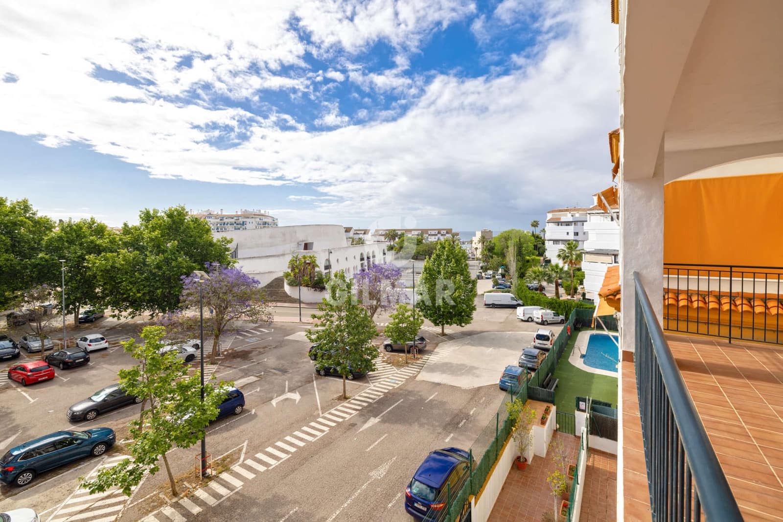 3 makuuhuone Asunto myytävänä paikassa Estepona mukana uima-altaan 
autotalli - 420 000 € (Ref: 9830307)