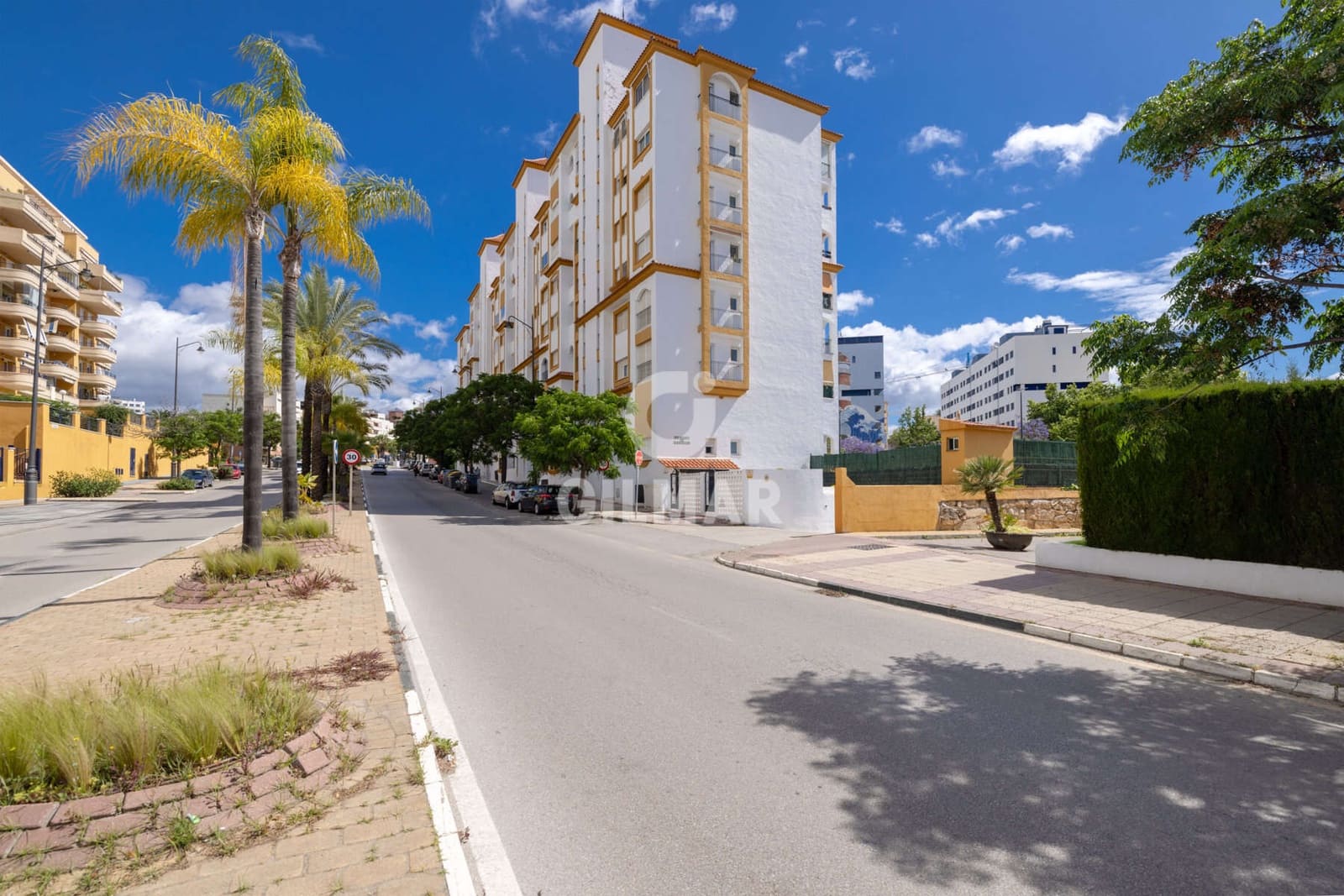 3 makuuhuone Asunto myytävänä paikassa Estepona mukana uima-altaan 
autotalli - 420 000 € (Ref: 9830307)