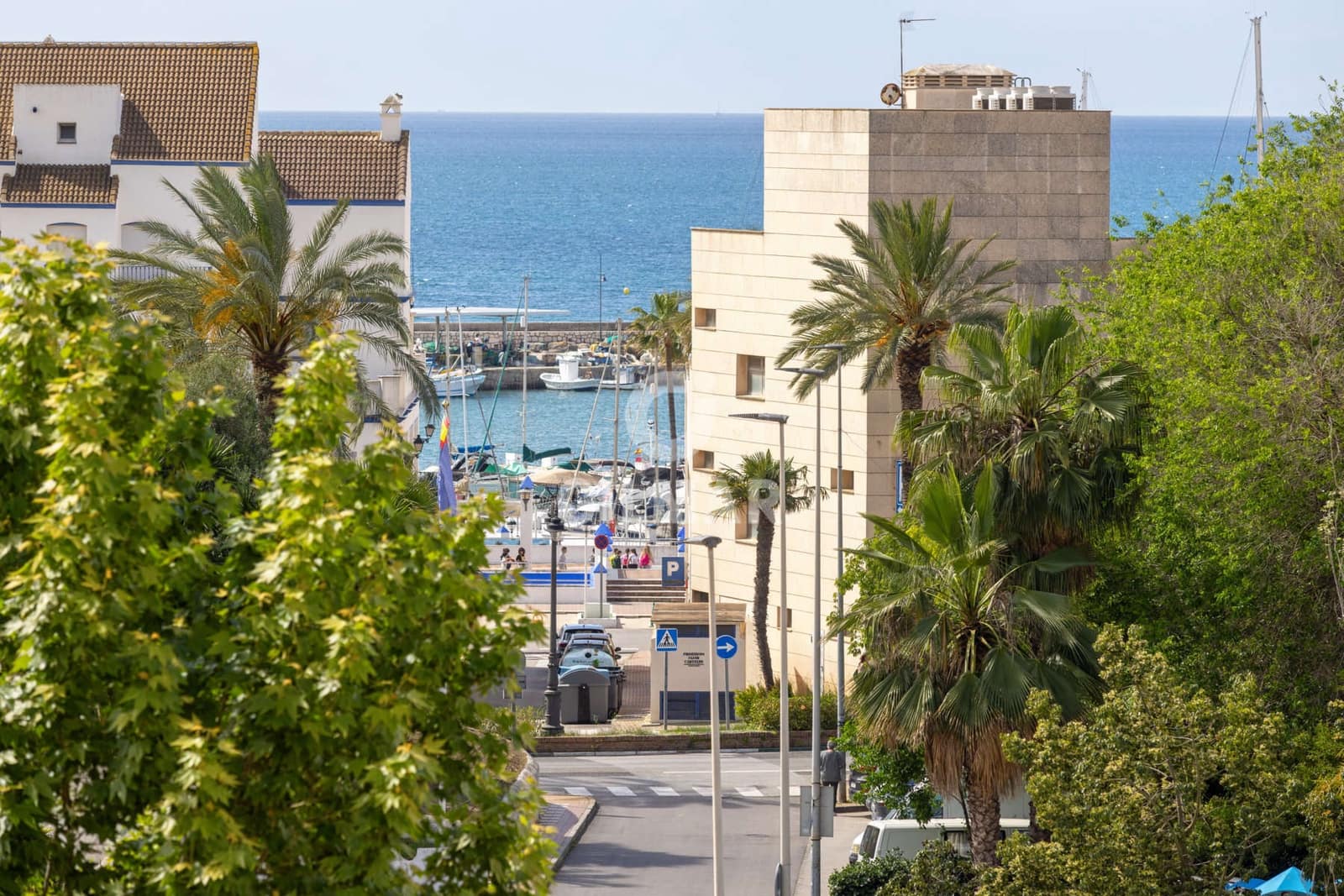 3 makuuhuone Asunto myytävänä paikassa Estepona mukana uima-altaan 
autotalli - 420 000 € (Ref: 9830307)