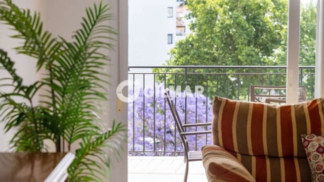 3 sypialnia Mieszkanie na sprzedaż w Puerto de Estepona, Estepona z basenem garażem - 420 000 € (Ref: 9830307)