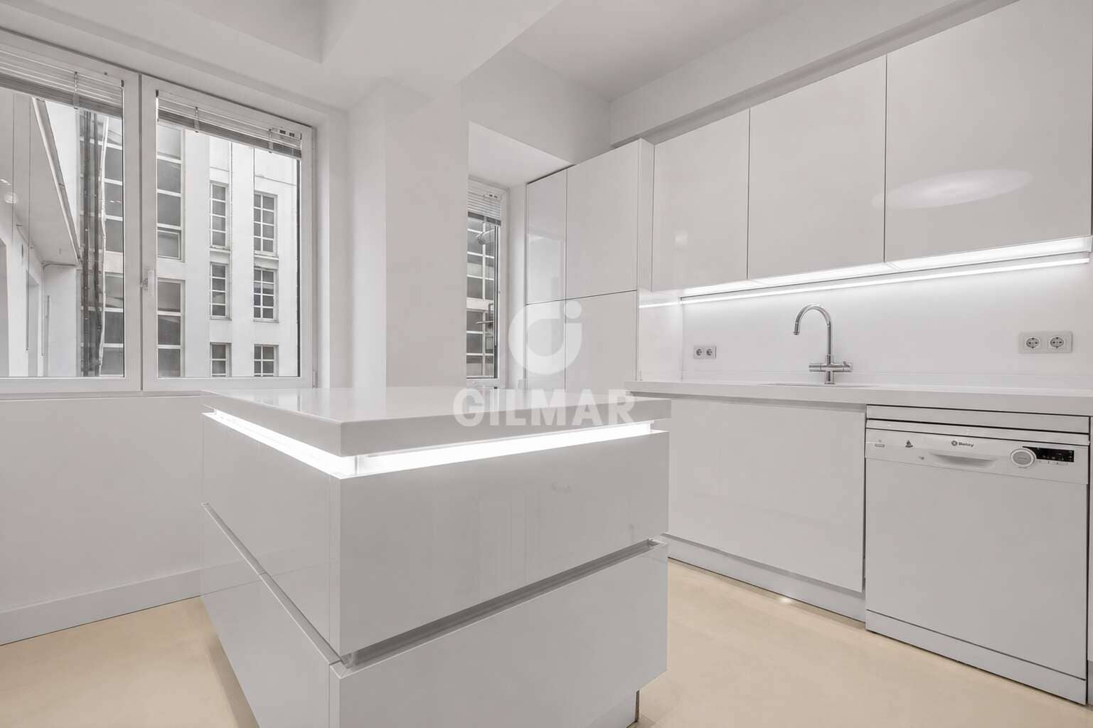 3 bedroom Flat for sale in Seville city - € 960,000 (Ref: 9830391)