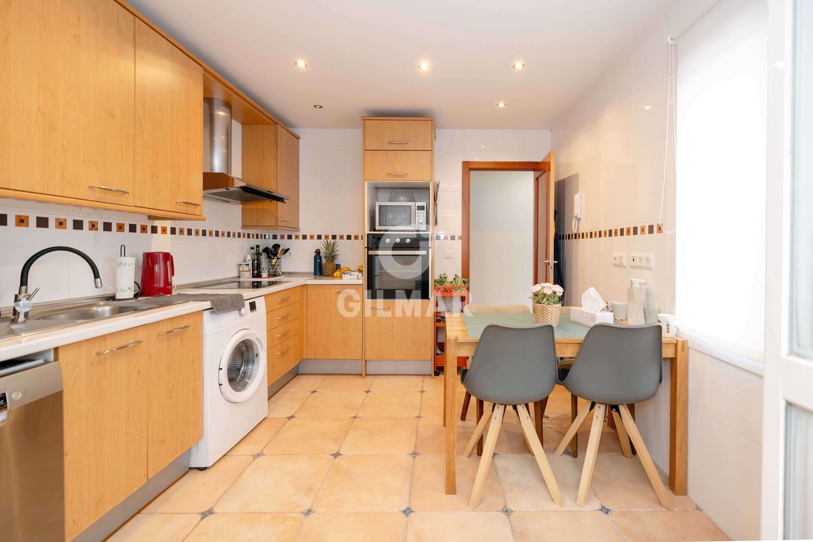 4 bedroom Terraced Villa for sale in Marbella with pool garage - € 790,000 (Ref: 9832327)