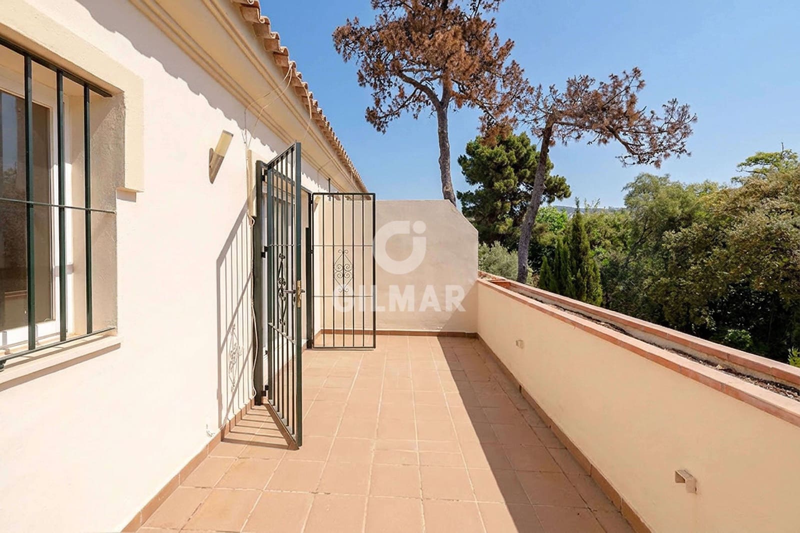 4 bedroom Terraced Villa for sale in Marbella with pool garage - € 790,000 (Ref: 9832327)