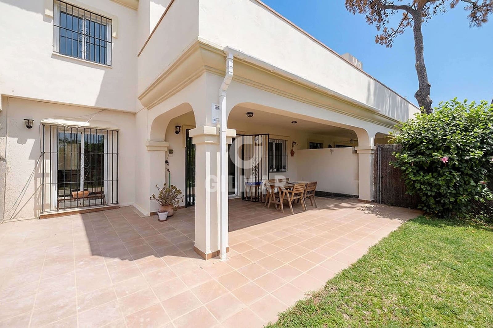 4 bedroom Terraced Villa for sale in Marbella with pool garage - € 790,000 (Ref: 9832327)