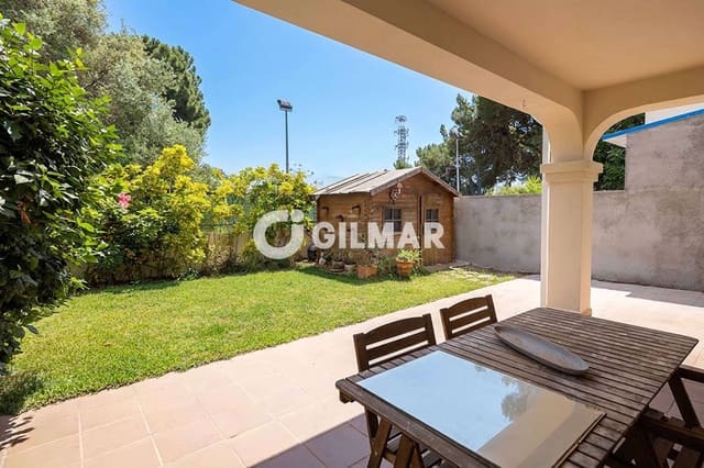 4 quarto Moradia em Banda para venda em Las Chapas, Marbella com piscina garagem - 790 000 € (Ref: 9832327)