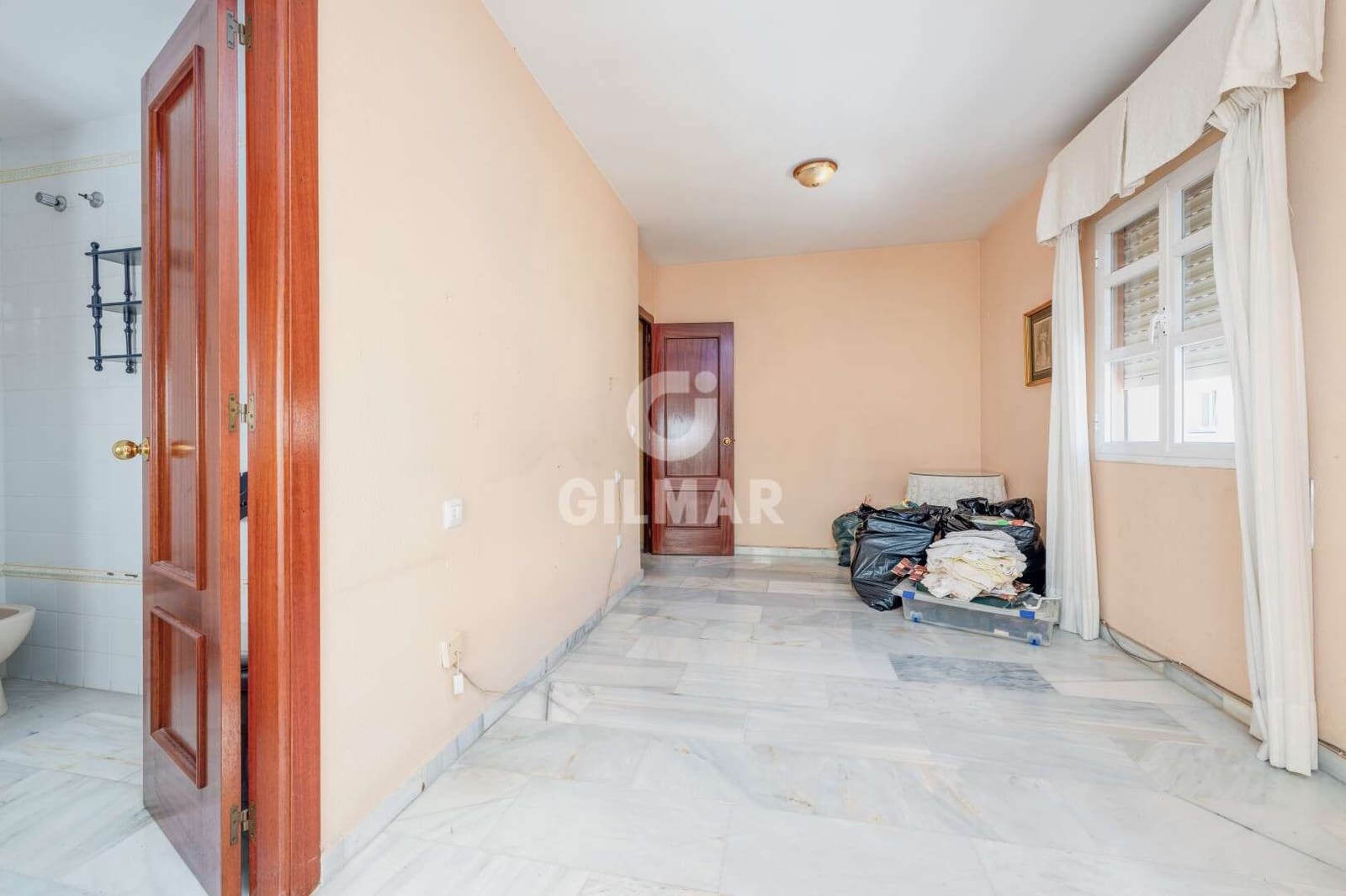 5 bedroom Semi-detached Villa for sale in Cadiz city - € 595,000 (Ref: 9834050)