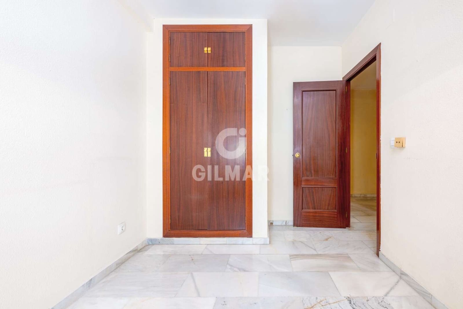 5 bedroom Semi-detached Villa for sale in Cadiz city - € 595,000 (Ref: 9834050)