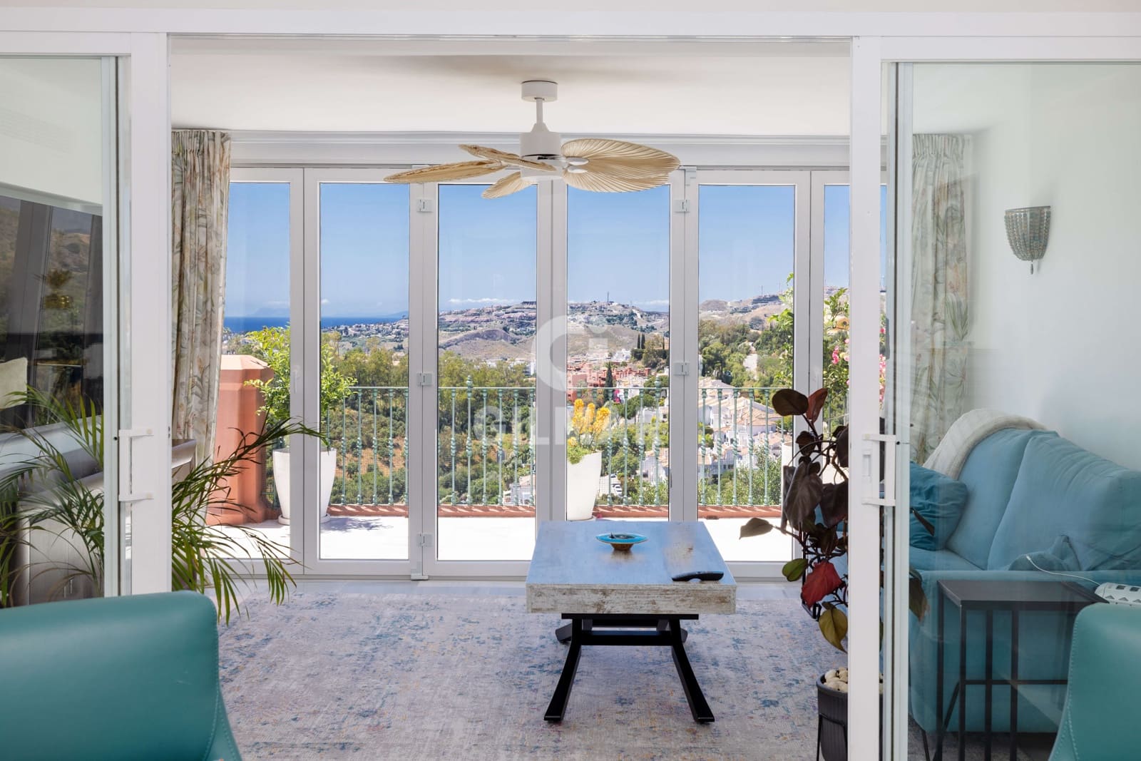 Piso de 2 habitaciones en Monte Halcones en venta con piscina - 675.000 € (Ref: 9838447)