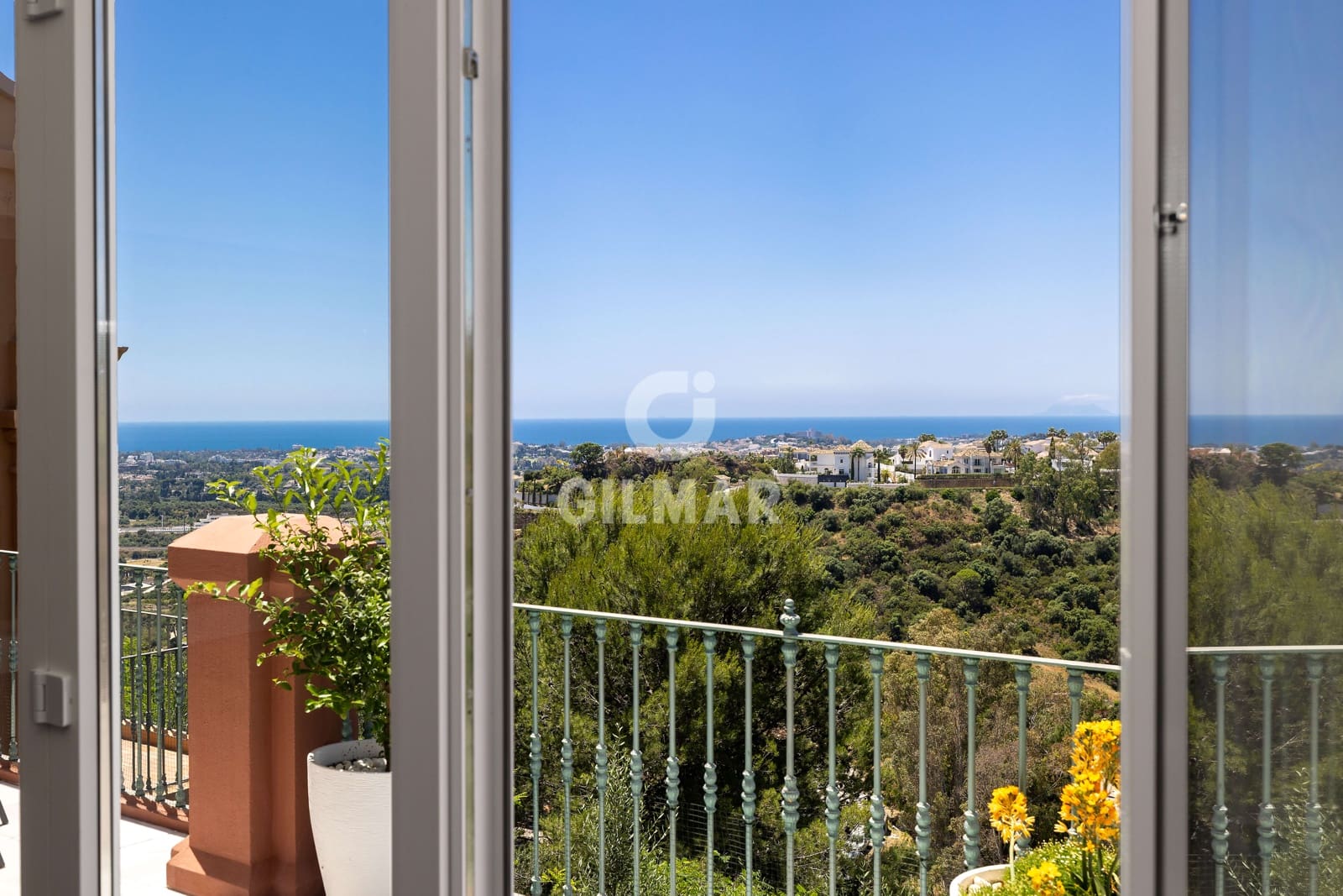 Piso de 2 habitaciones en Monte Halcones en venta con piscina - 675.000 € (Ref: 9838447)