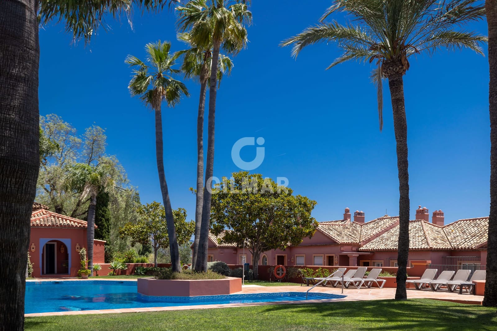 Piso de 2 habitaciones en Monte Halcones en venta con piscina - 675.000 € (Ref: 9838447)