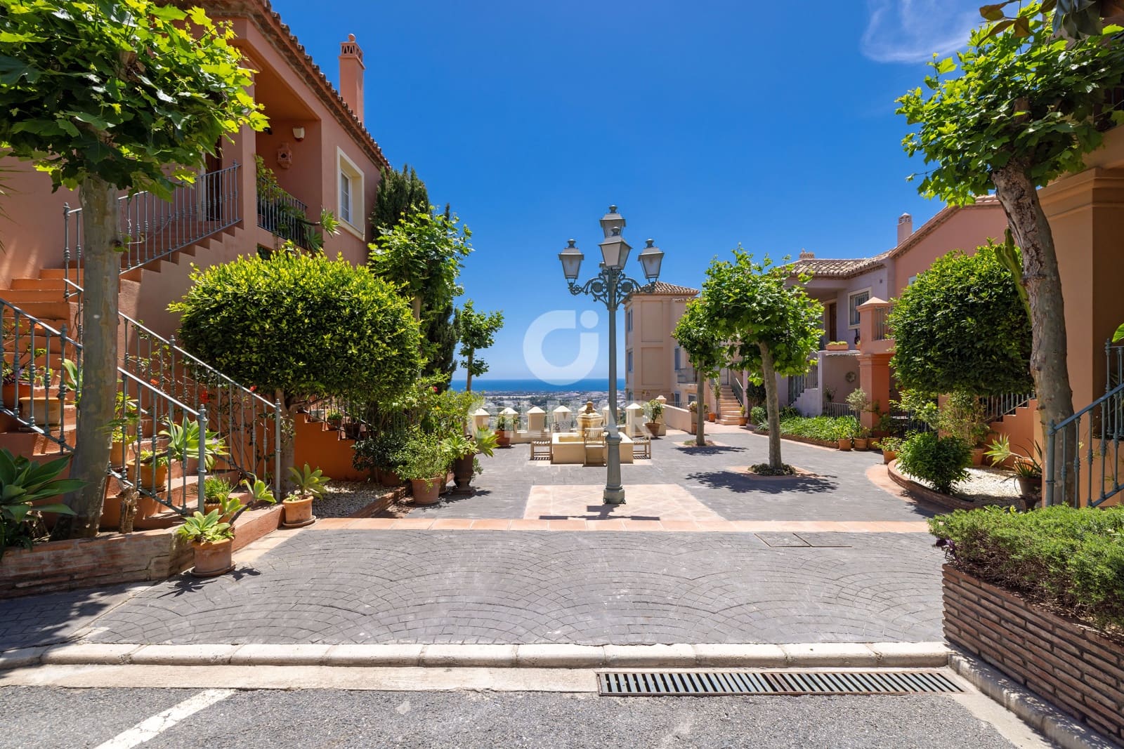 Piso de 2 habitaciones en Monte Halcones en venta con piscina - 675.000 € (Ref: 9838447)