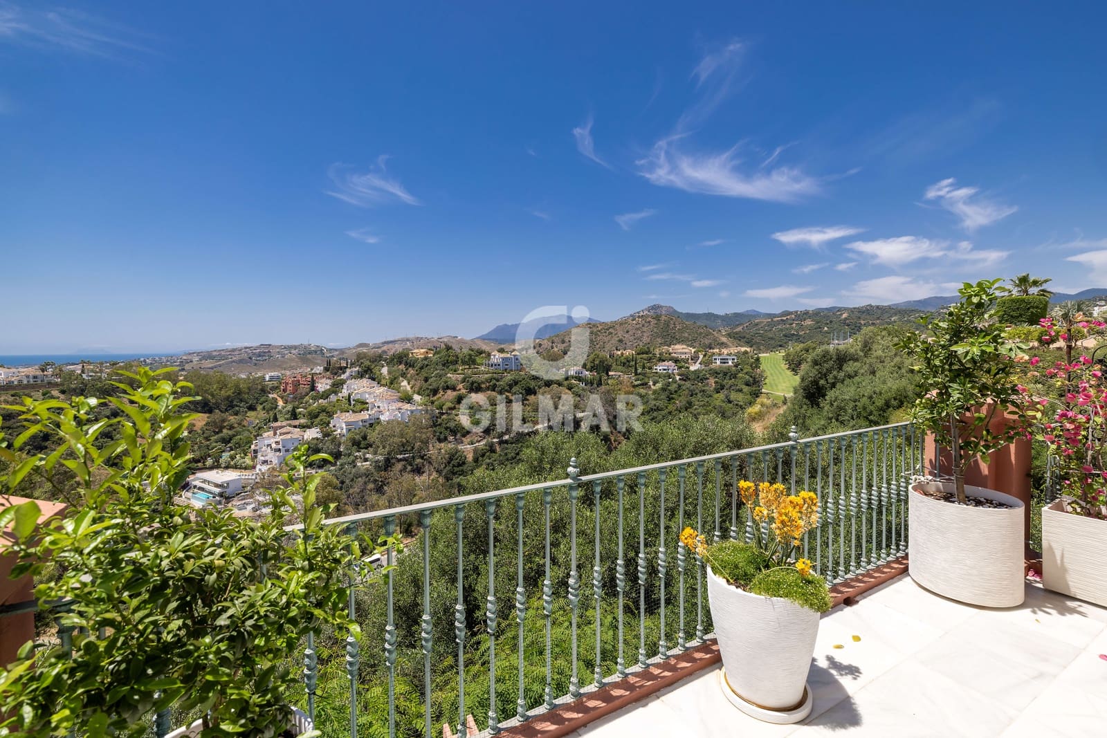 Piso de 2 habitaciones en Monte Halcones en venta con piscina - 675.000 € (Ref: 9838447)