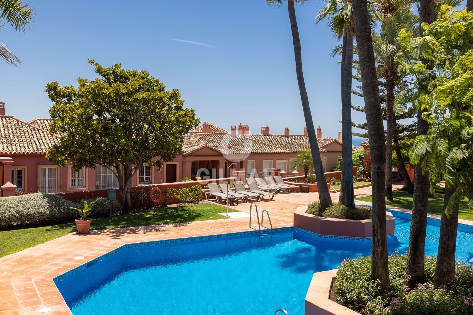 Piso de 2 habitaciones en Monte Halcones en venta con piscina - 675.000 € (Ref: 9838447)