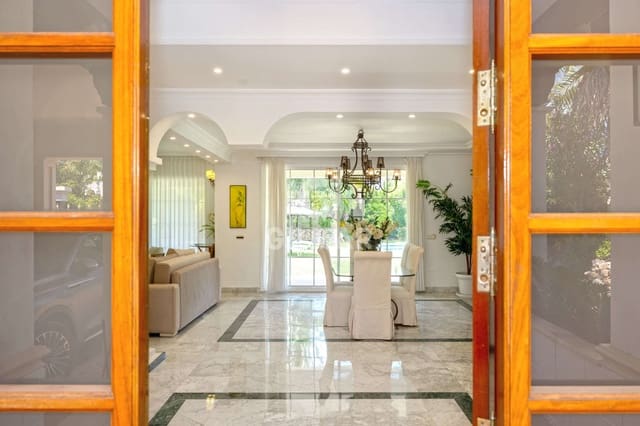 4 Zimmer Villa zu verkaufen in Atalaya-Isdabe, Estepona mit Pool - 2.200.000 € (Ref: 9848373)