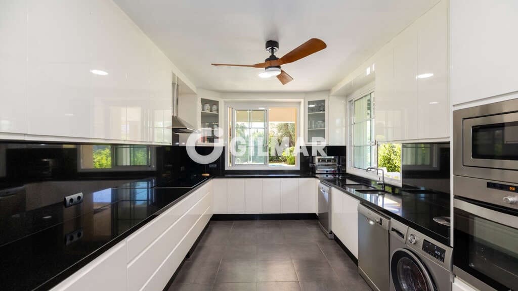 4 bedroom Villa for sale in Atalaya-Isdabe with pool garage - € 2,200,000 (Ref: 9848373)