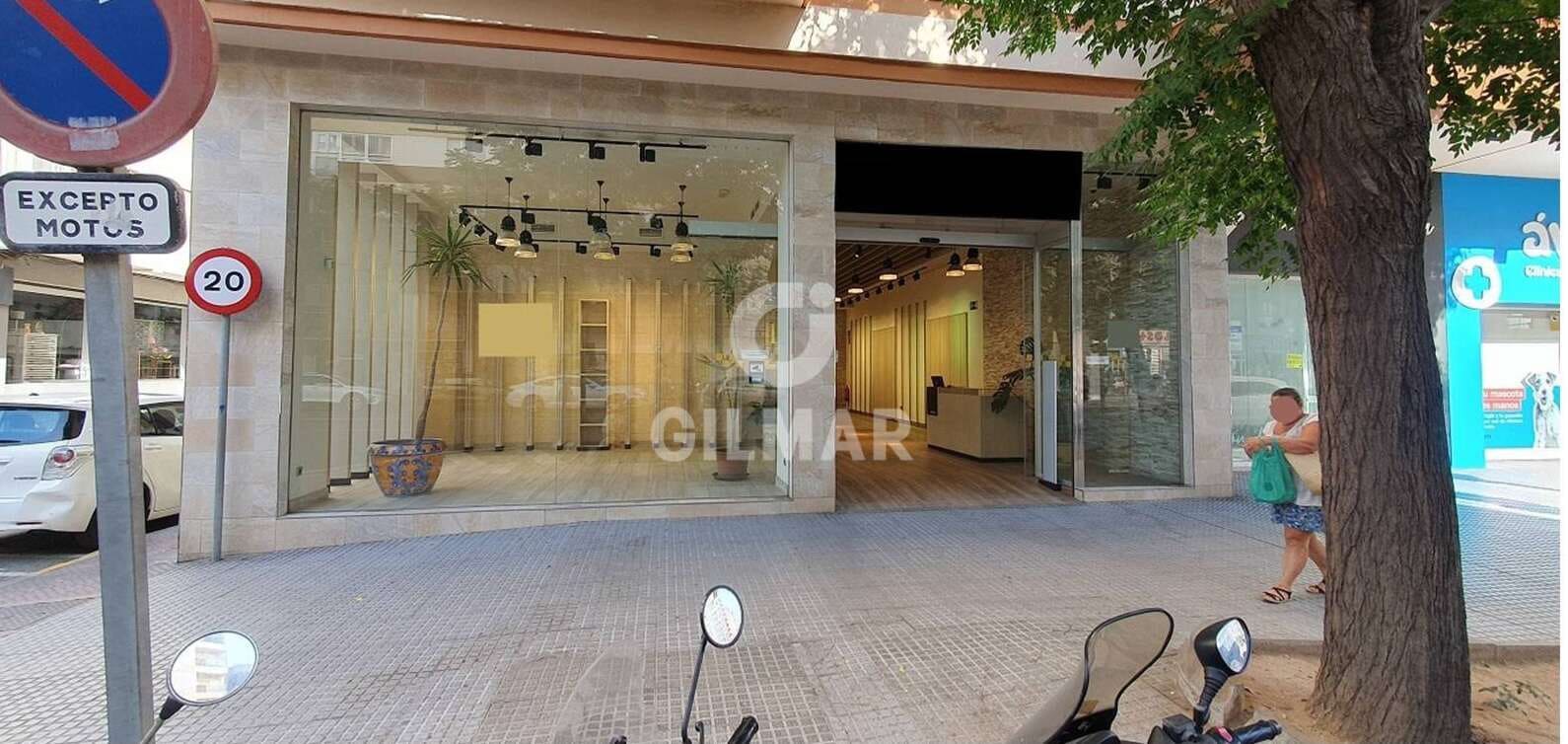 Erhverv til leje i Cadiz by - € 3.950 (Ref: 9848490)