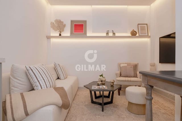Adosado de 2 habitaciones en Centro, Estepona en venta - 399.000 € (Ref: 9850528)