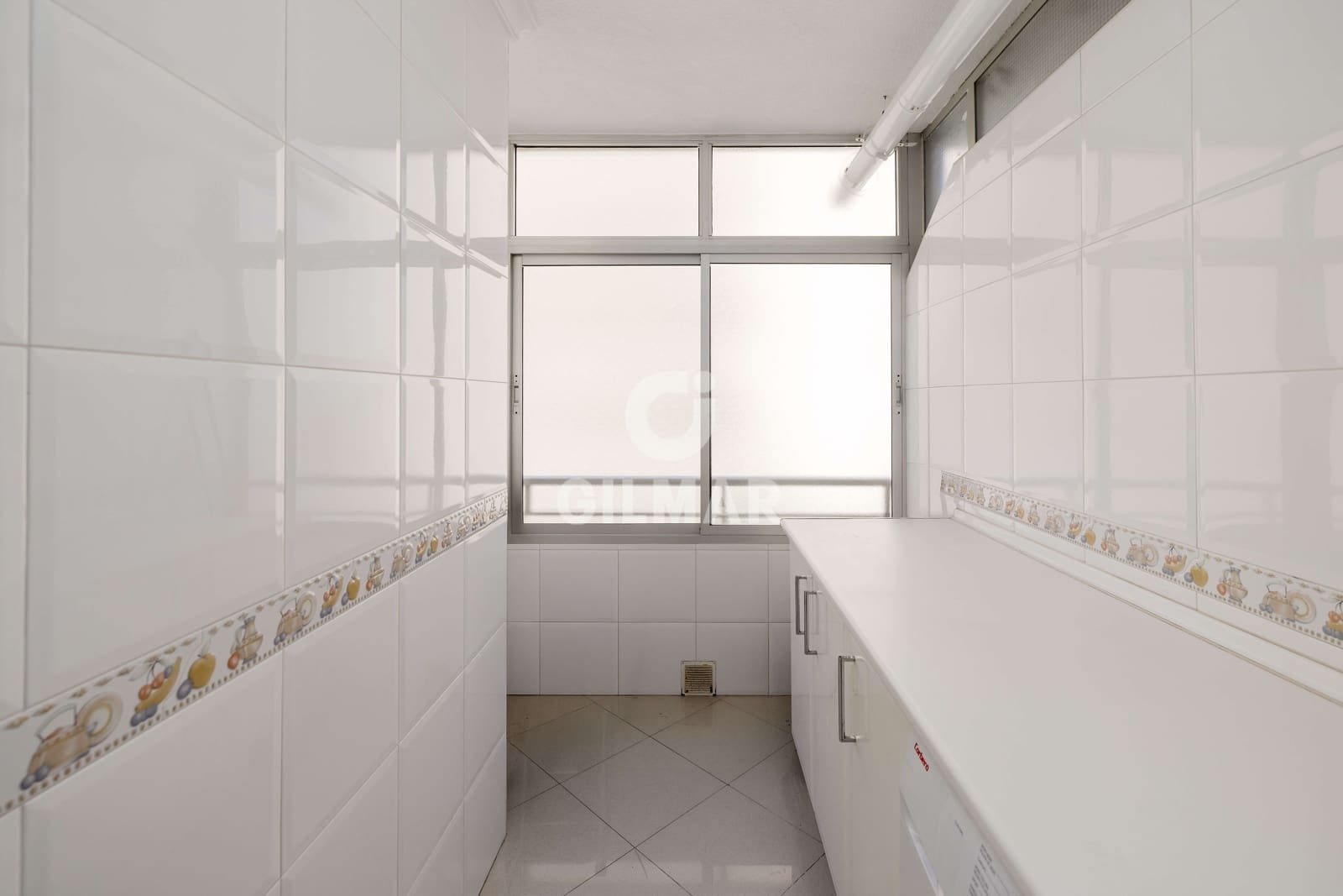 3 sypialnia Mieszkanie na sprzedaż w Marbella z basenem garażem - 640 000 € (Ref: 9850604)