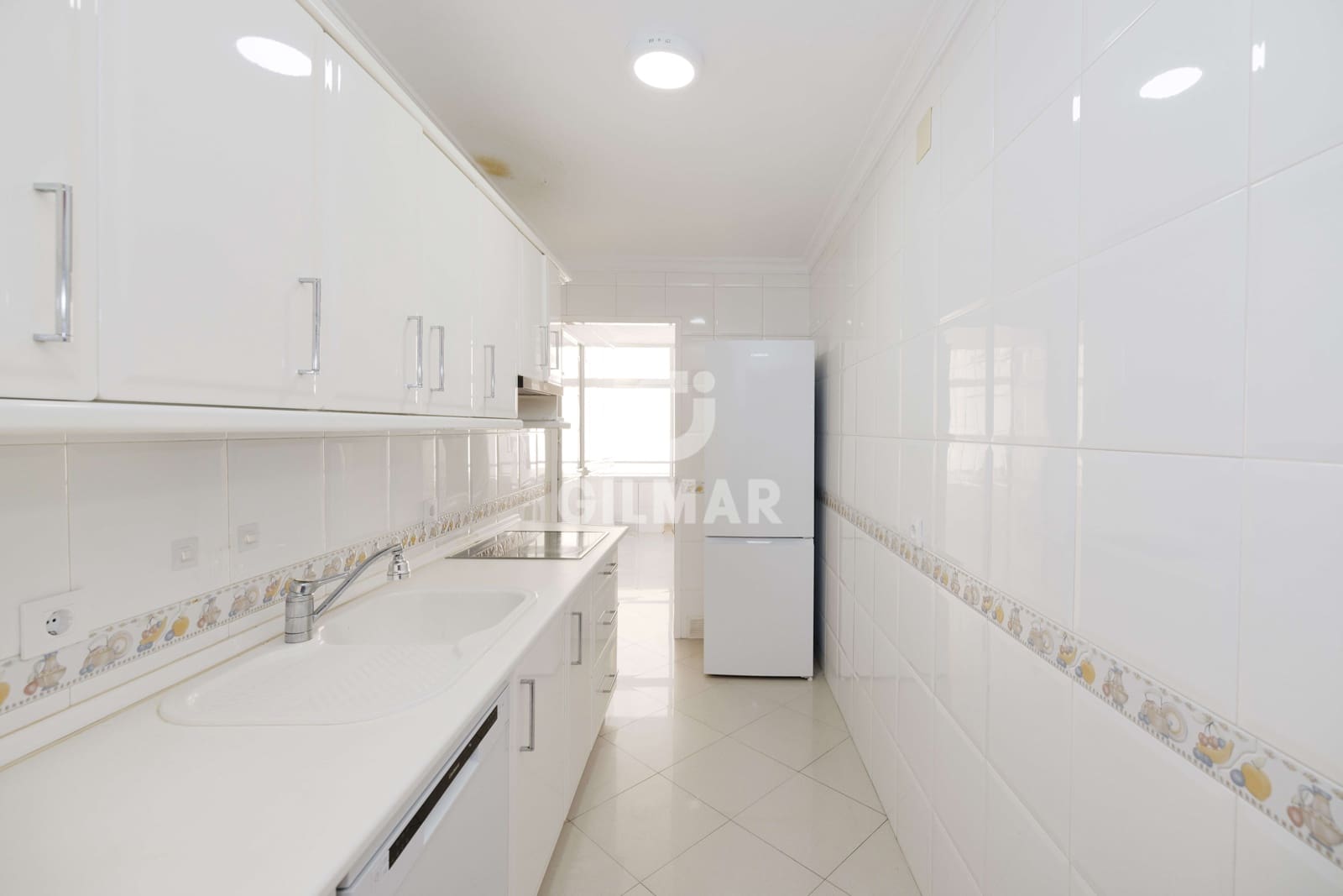3 sypialnia Mieszkanie na sprzedaż w Marbella z basenem garażem - 640 000 € (Ref: 9850604)