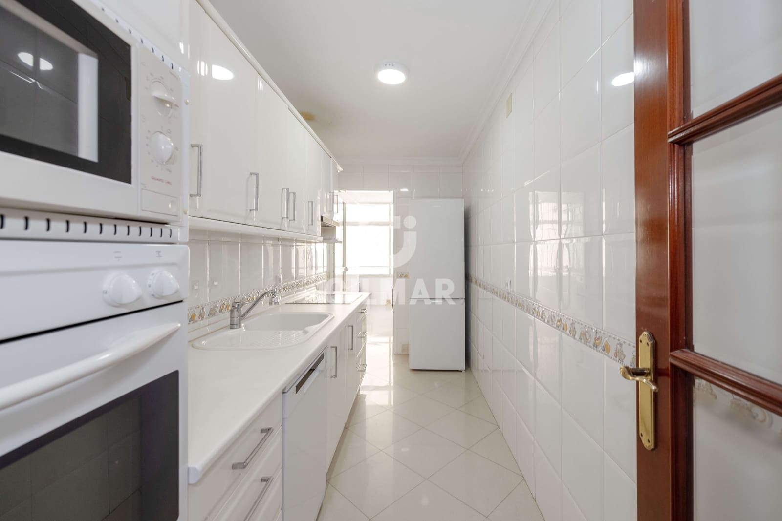 3 sypialnia Mieszkanie na sprzedaż w Marbella z basenem garażem - 640 000 € (Ref: 9850604)