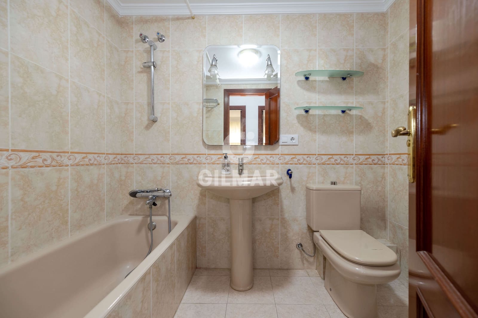 3 sypialnia Mieszkanie na sprzedaż w Marbella z basenem garażem - 640 000 € (Ref: 9850604)