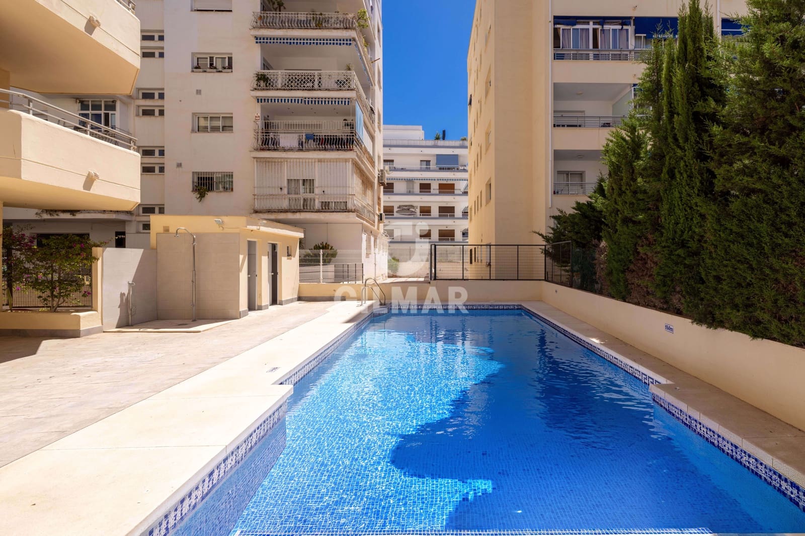 3 sypialnia Mieszkanie na sprzedaż w Marbella z basenem garażem - 640 000 € (Ref: 9850604)
