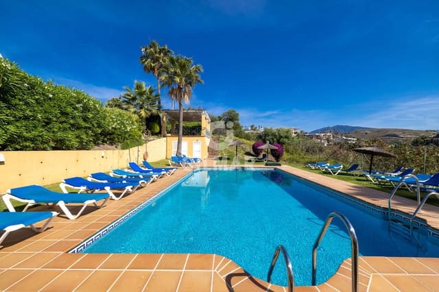 3 sovrum Lägenhet till salu i Bel-Air, Estepona med pool - 450 000 € (Ref: 9854453)