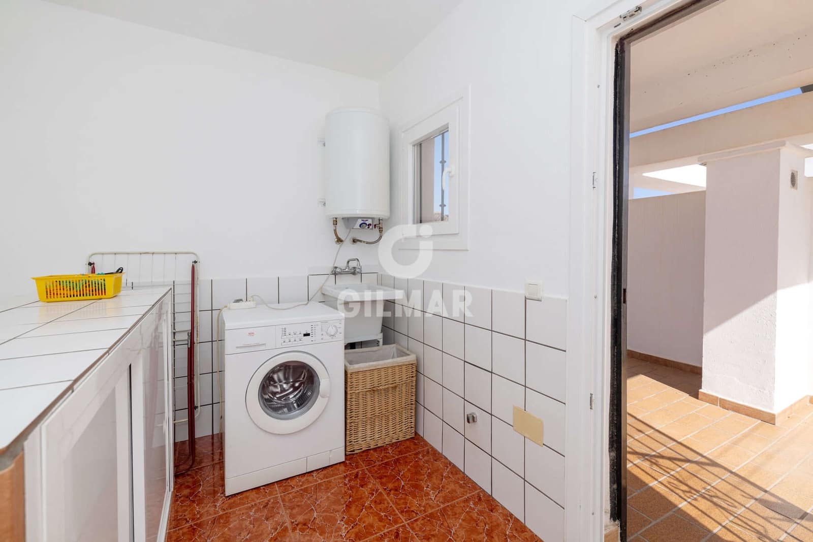 3 sovrum Radhus till salu i Estepona med garage - 567 000 € (Ref: 9855944)