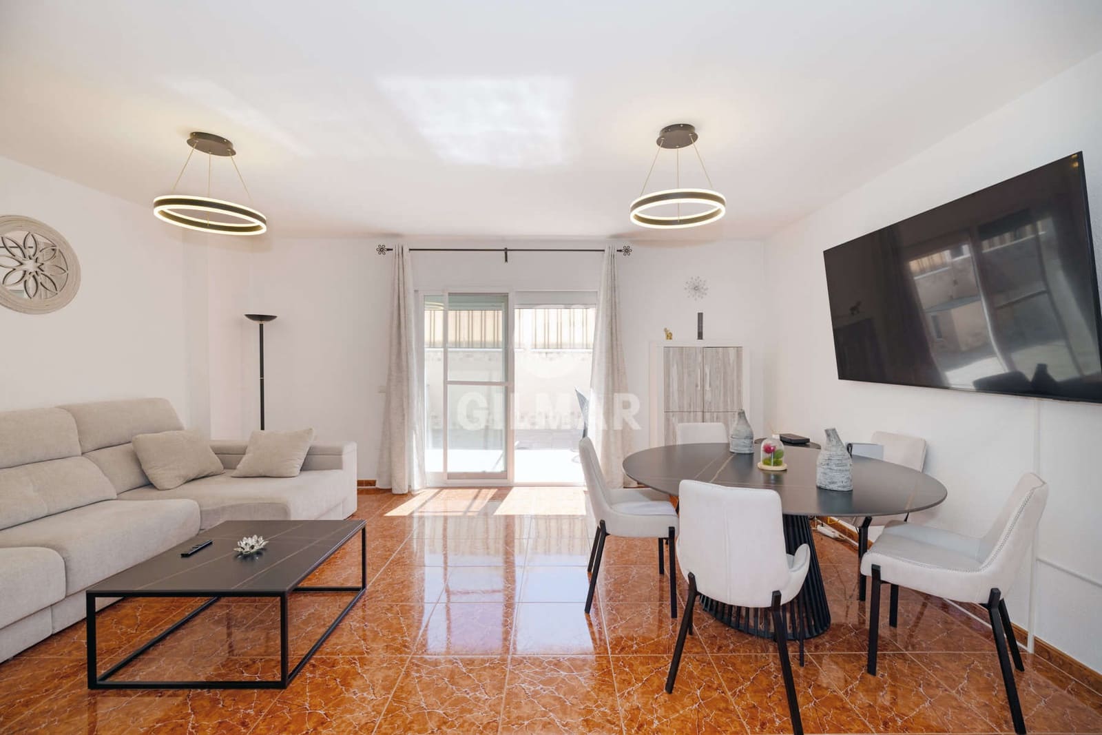 3 sovrum Radhus till salu i Estepona med garage - 567 000 € (Ref: 9855944)