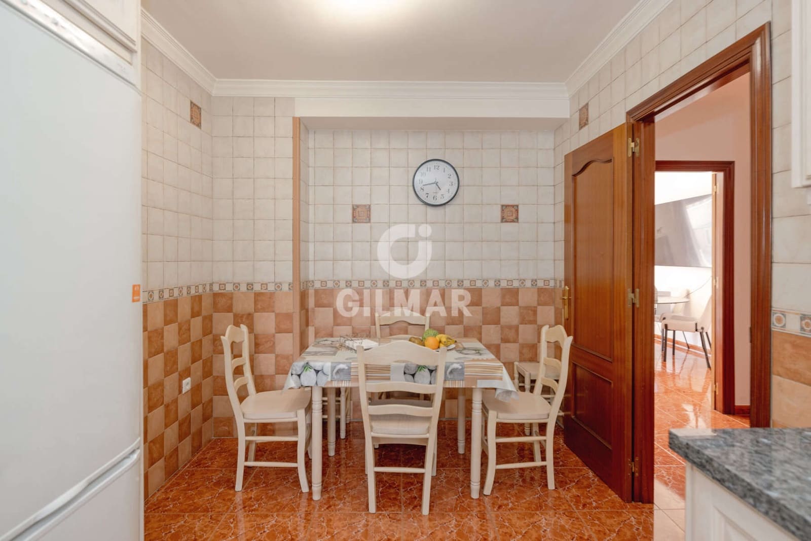3 sovrum Radhus till salu i Estepona med garage - 567 000 € (Ref: 9855944)