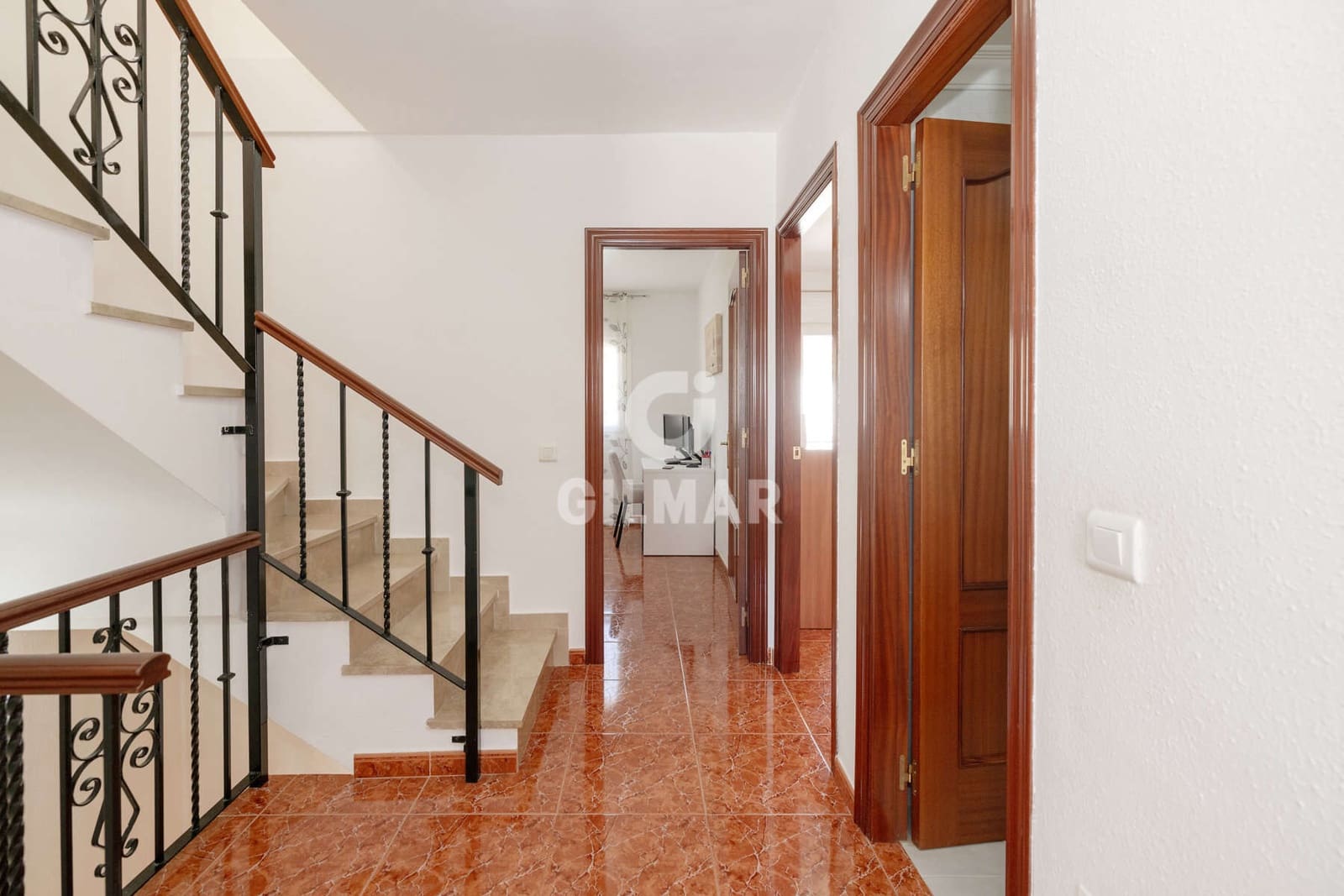 3 sovrum Radhus till salu i Estepona med garage - 567 000 € (Ref: 9855944)