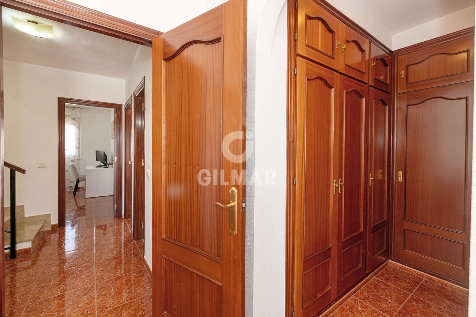 3 sovrum Radhus till salu i Estepona med garage - 567 000 € (Ref: 9855944)