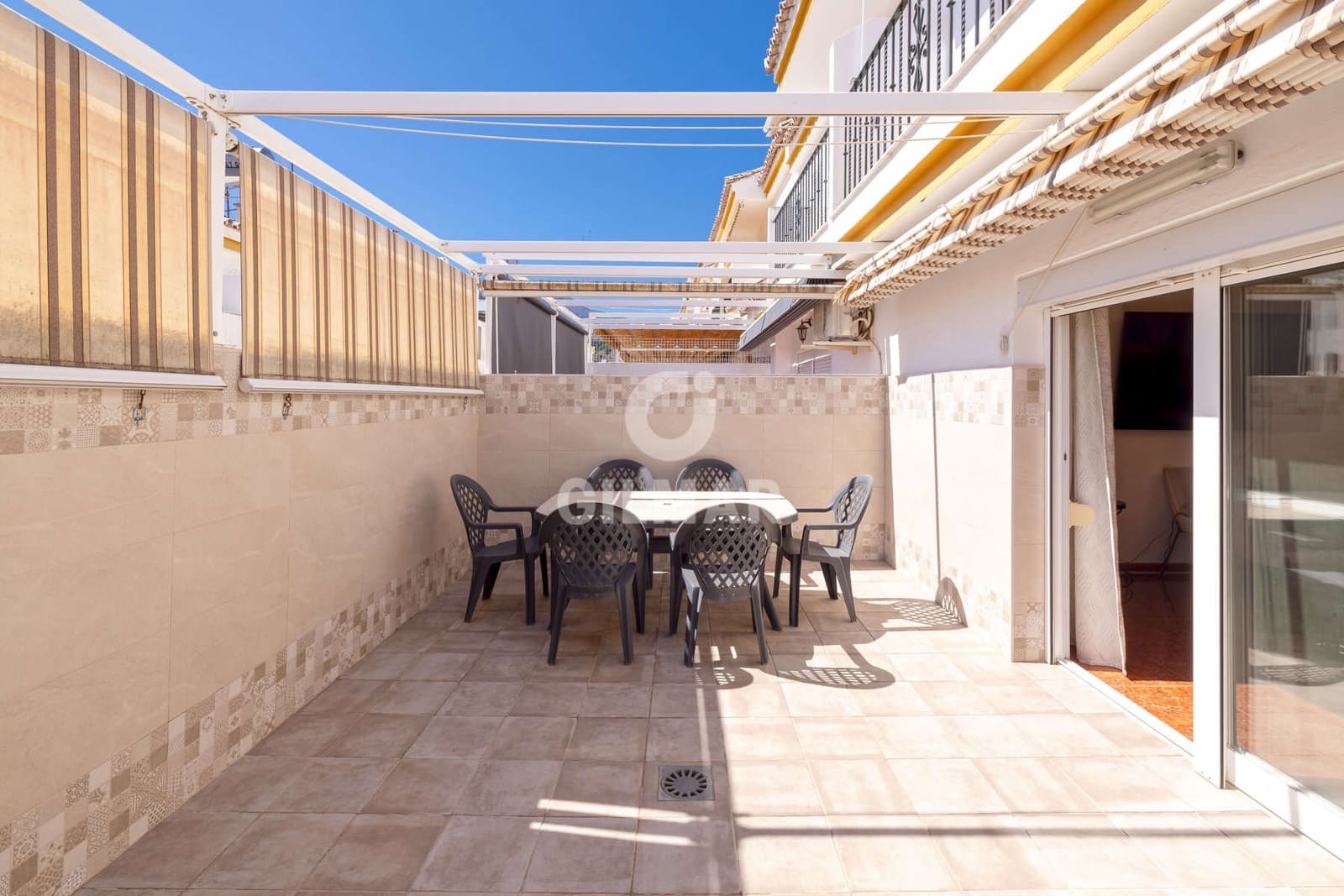 3 sovrum Radhus till salu i Estepona med garage - 567 000 € (Ref: 9855944)