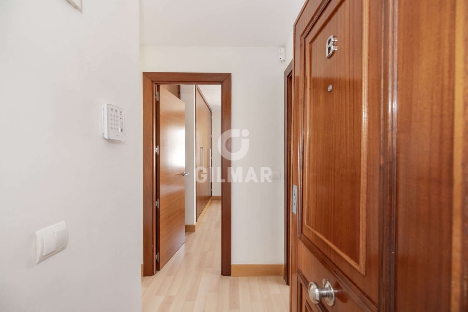 Piso de 3 habitaciones en Estepona en venta con piscina - 1.050.000 € (Ref: 9855945)