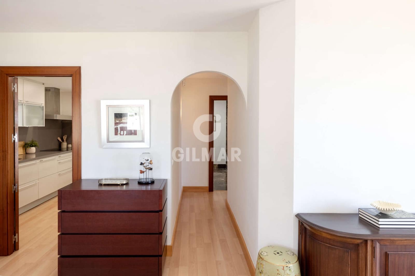 Piso de 3 habitaciones en Estepona en venta con piscina - 1.050.000 € (Ref: 9855945)