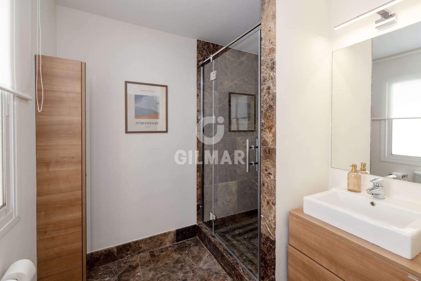 Piso de 3 habitaciones en Estepona en venta con piscina - 1.050.000 € (Ref: 9855945)